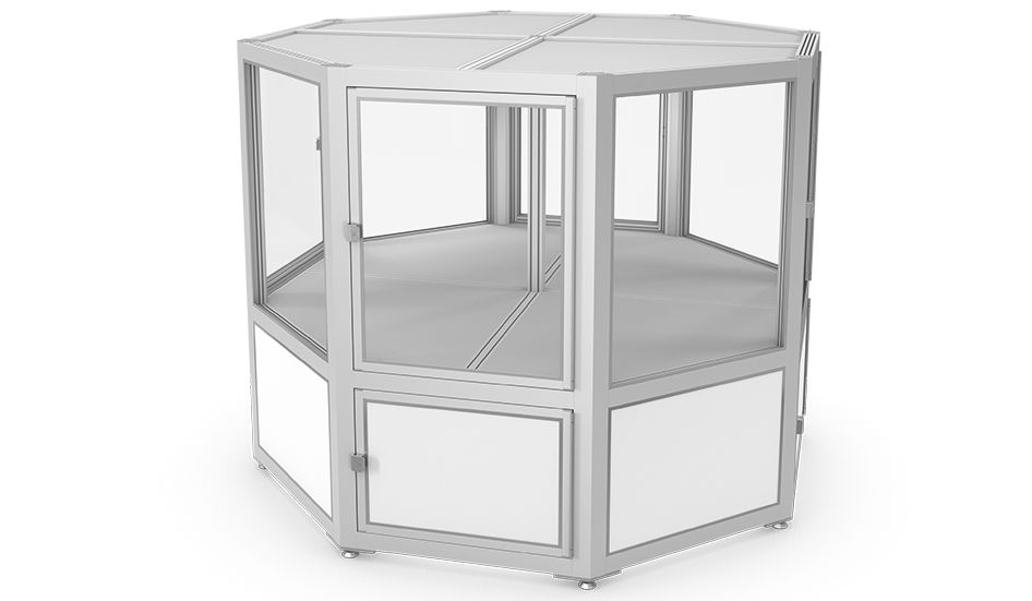 Spacious octagonal cabin with separate access points